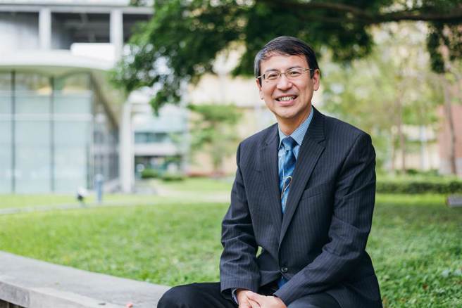 行政院能源及减碳办公室副执行长林子伦于5月15日接任行政院发言人（行政院提供／杨亚璇台北传真）