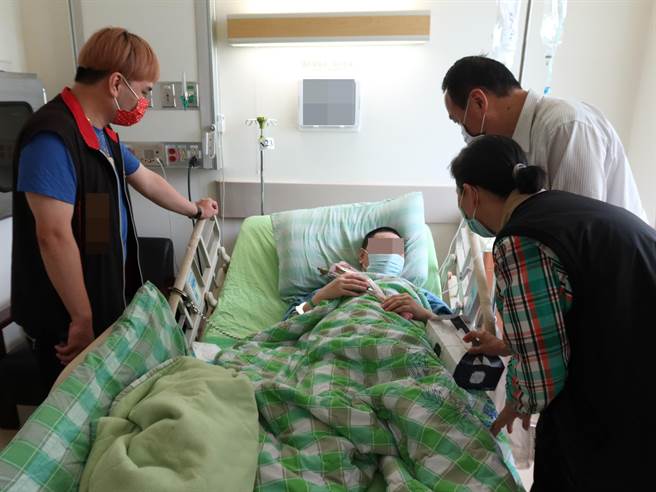 ▲受刑人「小燕」捐肝救叔叔，目前术后仍在医院治疗，狱方特别让哥哥可以探视。小燕得知叔叔好转，也哽咽说道「不会再进来了」，出去会重新做人。（基隆监狱提供／徐佑升基隆传真）