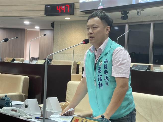 民进党南投县第1选区立委参选人、南投县议员蔡铭轩坚信食药署会做出妥适决议。（杨静茹摄）