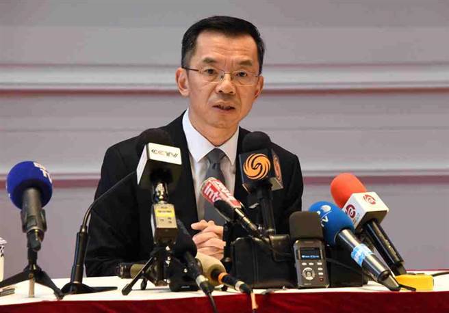 中国驻法国大使卢沙野传将在15日被召回，中国外交部对此说是假消息。（中新社）