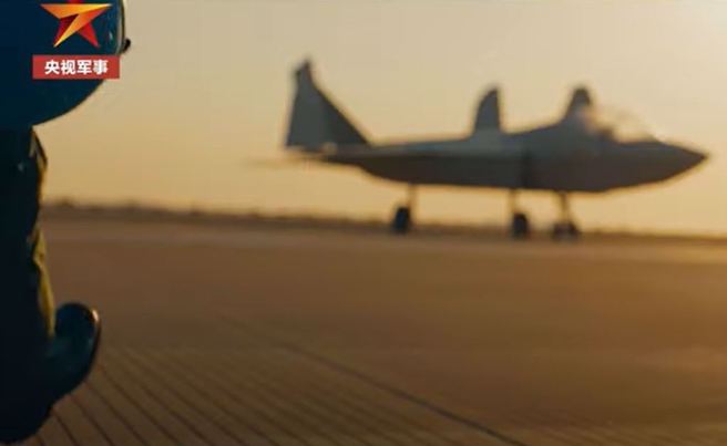 央视曝光的疑似歼-35隐形战机。（央视）