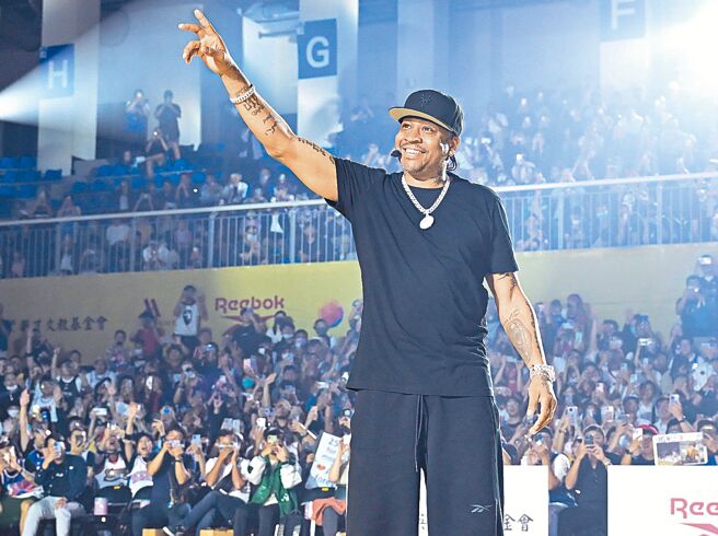 「戰神」艾佛森來台見面會吸引爆滿球迷湧入北市大體育館。（Evolution Sports提供）