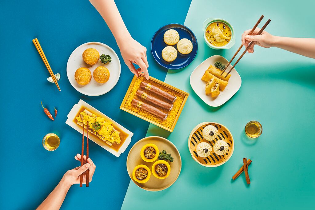 樂天皇朝近期新推「八大珍味」，將中華八大菜系的經典料理融合中式南北點心技法。（樂天皇朝提供）
