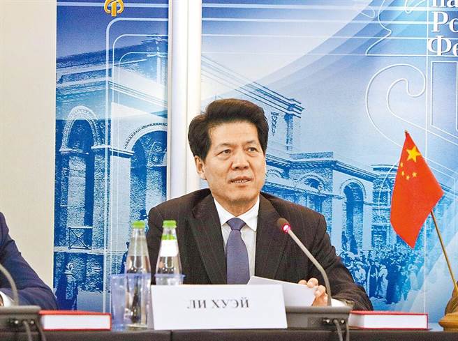 为沟通政治解决俄乌战争，中国政府欧亚事务特别代表李辉15日起，将赴乌克兰等5国访问。（中新社）
