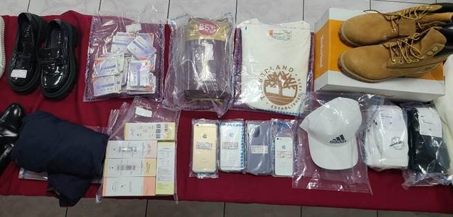 黄嫌潜入大楼行窃，警方查扣大批赃证物。（翻摄照片／林郁平台北传真）