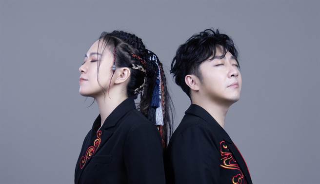 艾成去年跟張芸京組成「京成兄妹」專輯《俠侶》也在上週發行。