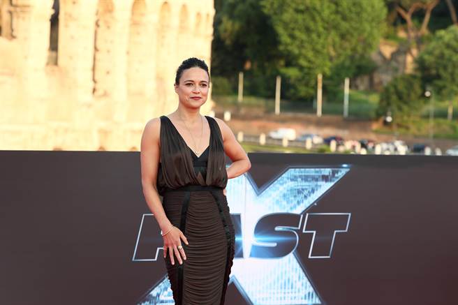 《玩命关头X》女主角「莉蒂」蜜雪儿罗卓奎兹出席罗马首映会（环球提供）