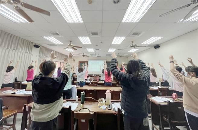 嘉义县卫生局将推出「高龄者复合式健走」计画，今先行进行师资培训。（嘉义县政府提供∕吕妍庭嘉义传真）