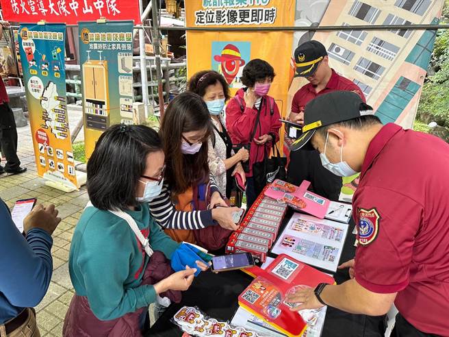 消防局与文昌宫合作，举办保佑考生纾压音乐会暨防灾园游会。（翻摄照片／林郁平台北传真）