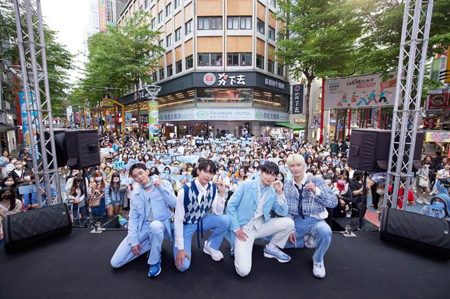OPENsi今在西门町举办出道见面会。（人见人爱娱乐提供）