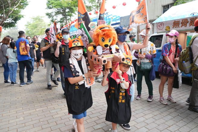 统一狮「庙宇祭」主题日在府城登场。（统一狮提供）