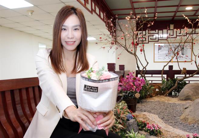 来自越南的范瑞蔷薇想要对天上的妈妈说声「我爱您」。（移民署提供）