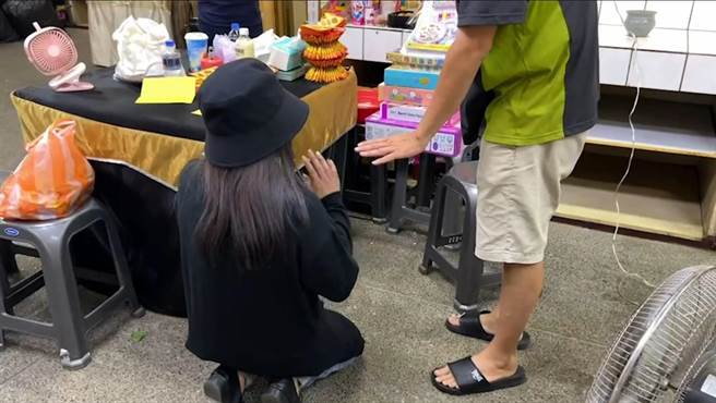 余父脸书悲愤发文表示杜姓孕妇是在自己下最后通牒才到灵堂致歉。（读者提供／程炳璋台南传真）