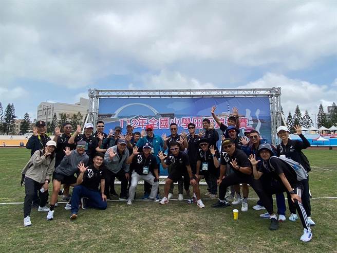 112年度全国小学田径锦标赛近日圆满落幕，新竹市计有25位选手参赛，总计获得1金3银1铜及男生组总锦标第6名。（新竹市政府提供／陈育贤新竹传真）