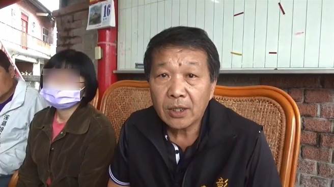 县议员张春洋到杨家关怀，并希望检警要查明全案。（孙英哲摄）