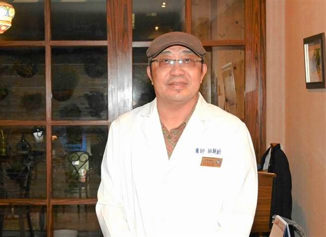 高雄医师公会常务理事、耕心疗癒诊所林耕新医师说，当民眾以正面的角度看待生活时，就会忽略不快乐的部分。（本报资料照片）