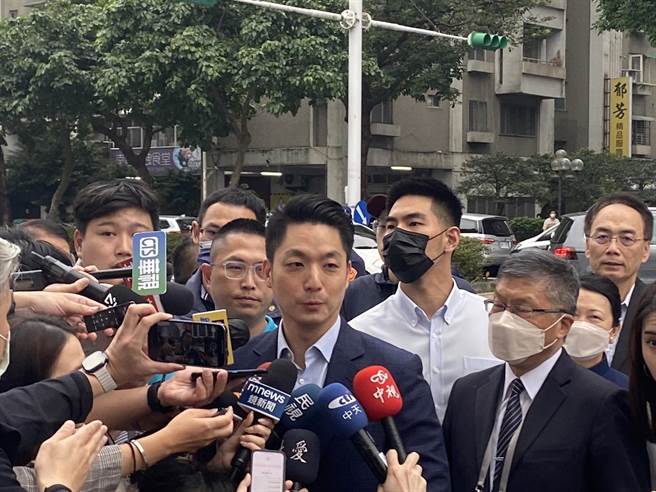 台北市长蒋万安表示，今日适逢母亲节又是浴佛大典，希望台北市四时无灾、人民安居乐业，国家风调雨顺、国泰民安。（刘彦宜摄）