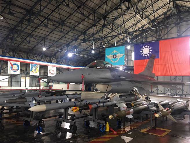 F16V战机配有AIM-9X响尾蛇飞弹。（资料照片）