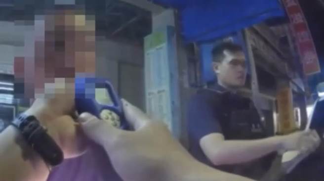 董姓男子不仅违规迴转，还酒驾及吸食毒品，遭员警送办。（高市凤山分局提供／杨舒婷高雄传真）