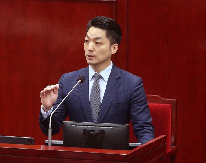 民进党台北市议员王世坚要求，全面停徵社子岛地价税，直到完成开发，以示开发决心。台北市长蒋万安回应，2周内发文中央，中央、地方共同研议。（陈怡诚摄）