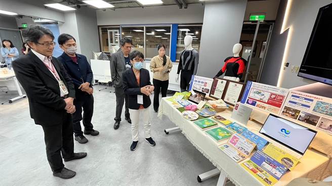 辅仁大学介绍学校人文领域与产业界合作的资源。（教育部提供／林志成台北传真）