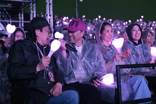 甄子丹及胡枫朝圣周杰伦演唱会。（杰威尔音乐提供）