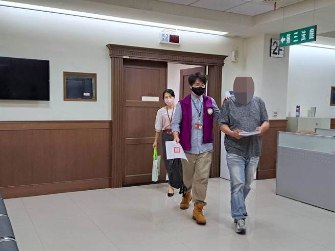 方男公司欠税519万拒缴还脱产，遭法院裁定管收。（新北分署提供）