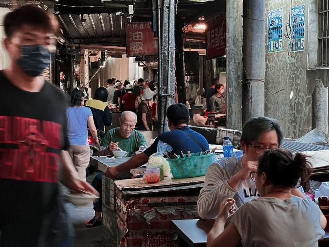 凤山兵仔市隐藏美食多。(高雄市观光局提供)
