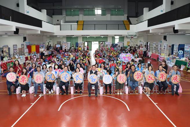 苗县政府15日首度举办「细人仔讲客当庆」教学成果发表会。（苗栗县政府提供／李京升苗栗传真）