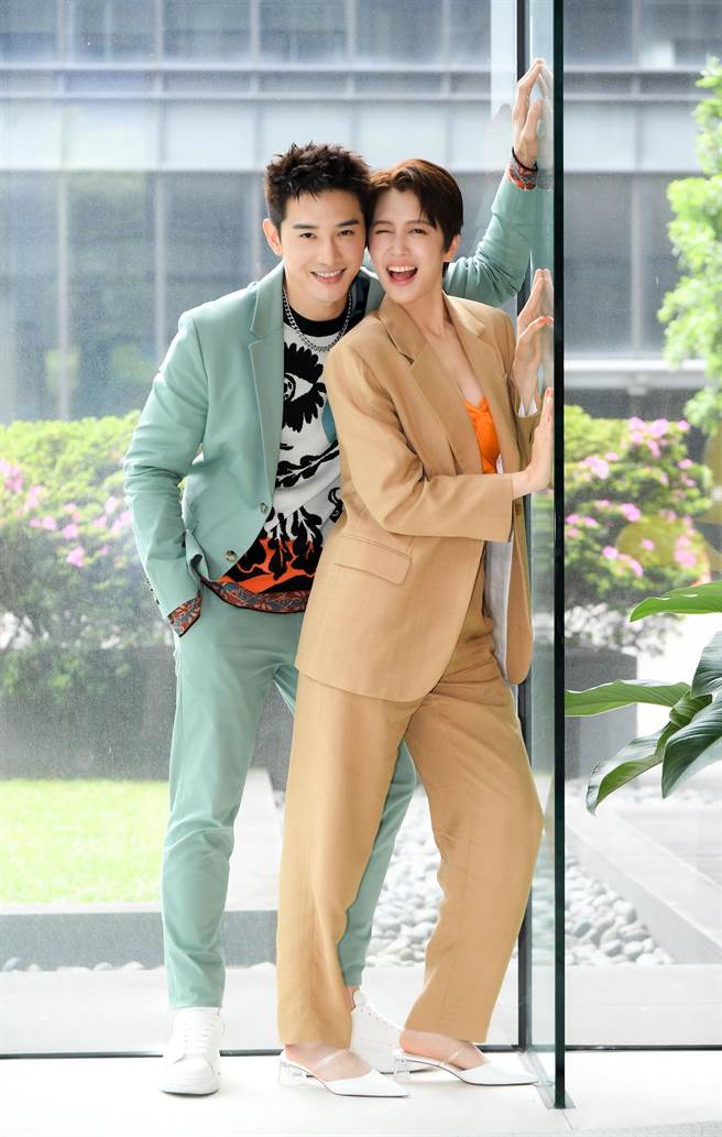 私交甚笃的张立昂、刘奕儿再合作新剧《鬼之执行长》。（三立提供）