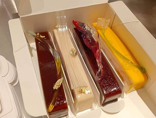 「L.Z. Dessart无框架甜点」于Lalaport台中设点，研发专属该店的作品：漫漫、森巴、黑鲸与心菓四款轻长条慕斯蛋糕。（无框架甜点店提供／冯惠宜台中传真）