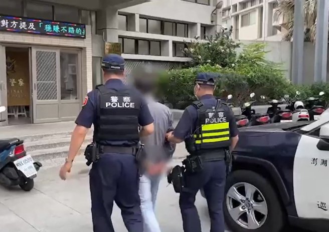 海军陈姓士官在澎湖抢劫一名女子，左营海军对此低调回应。（翻摄画面）