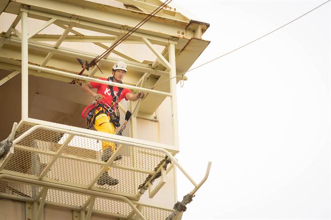 KRRT成员各司其职，能在最短的时间内细腻、安全的完成任务，救出伤患。（袁庭尧摄）