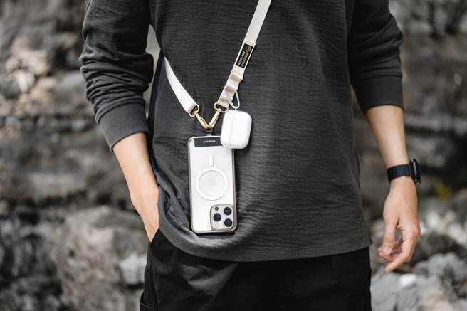 全新多扣点设计，可视情况挂上自己的装置使用。（MAGEASY提供）