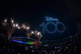 無人機升空重現迪士尼經典 澎湖花火夜9千遊客同歡