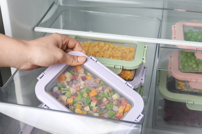 食物只要都放冰箱就不會壞掉嗎？關於食物保存的6大迷思必要知道。（示意圖／Shutterstock）