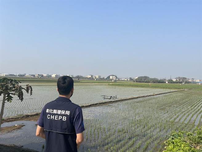 这两天因环境风场吹东风，西半部位于背风侧导致扩散差，加上午后光化作用易生臭氧，今全台各测站中「AQI」指数前几名都在彰化。(环保局提供／吴建辉彰化传真)