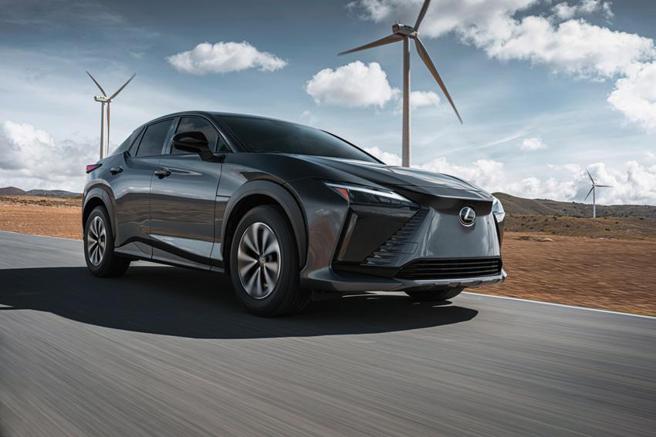 （和泰车将于今日下午发表LEXUS电动车RZ450e。图／业者提供）