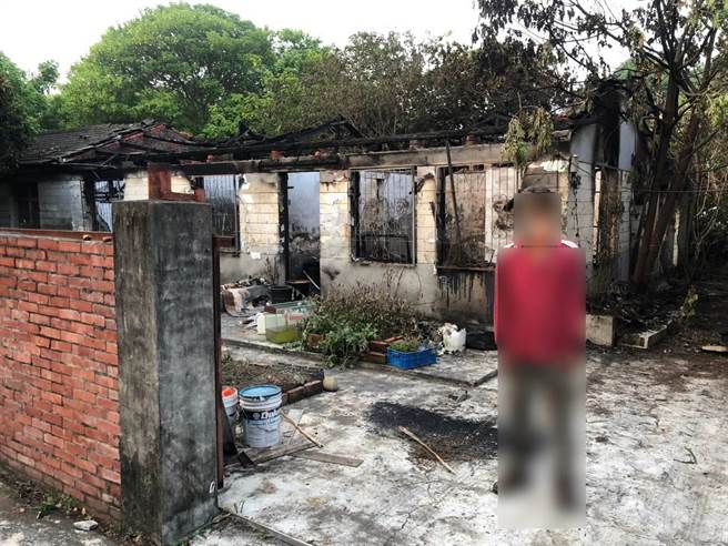 台中雾峰光復新村15日由国有财产署收回管理，未料收回首日就传出凌晨火警，仁爱路1处空屋惨遭祝融，幸无人伤亡。（坑口里里长王中兴提供／潘虹恩台中传真）