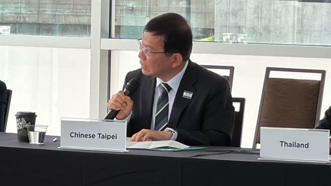 交通部长王国材前往美国底特律参加APEC第11次运输部长会议。（交通部提供／陈佑诚传真）