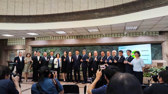 农业部组织法今天完成三读。（林良齐摄）