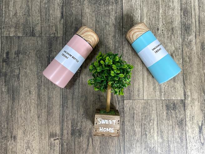 大里户政所推出「不是因为5月20才爱你」，将加码赠送提前登记者不锈钢保温对杯组。(台中市府民政局提供)