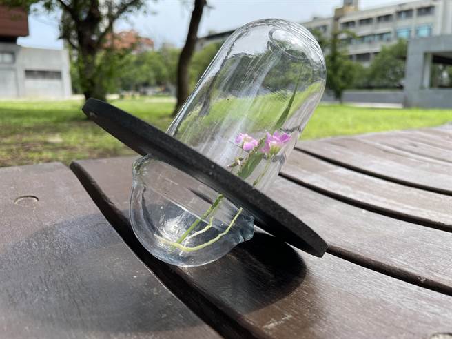 「馆馆散步集章趣」纪念品的文创瓶器。（新竹市政府提供／陈育贤新竹传真）