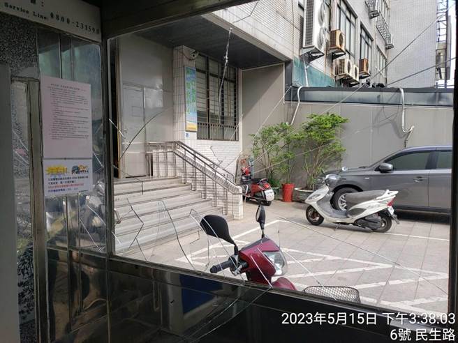 警方获报后循线通知当事人到案说明，陈男与银行双方经协商赔偿后达成和解。(图／警方提供)