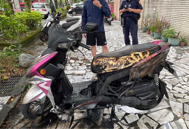 花莲一名16岁刘姓少年昨伙同郭姓友人，纵火烧掉叔叔的机车，所幸火势很快就被扑灭，未酿造伤亡。（警方提供／罗亦晽花莲传真）