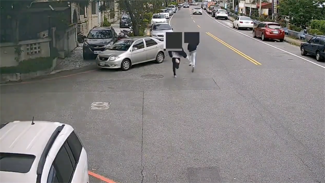 花莲一名16岁刘姓少年昨伙同郭姓友人，纵火烧掉叔叔的机车，所幸火势很快就被扑灭，未酿造伤亡。（民眾提供／罗亦晽花莲传真）