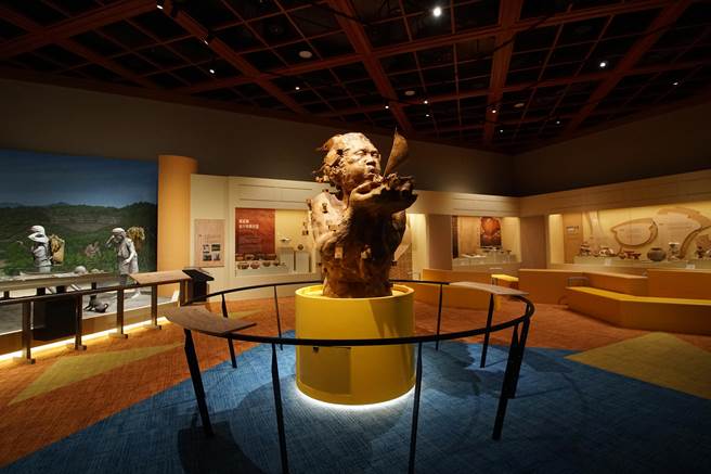 国立台湾史前文化博物馆再造完成开幕暨518国际博物馆日记者会16日举行，19日将于台东正式开幕。图为国立台湾史前文化博物馆展厅，展示新石器时代早中期-海风艺术作品。（史前馆提供）