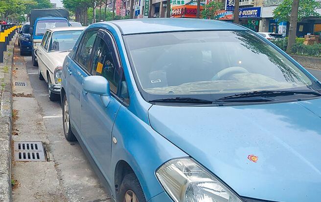 新北、桃园、新竹22名员警2018年至2021年涉嫌勾结代办业者开立不实吊销罚单，让违规车还魂上路，图利代办业者和车主4亿余元，并从中收贿。新北地检署今依贪污治罪条例起诉。（示意图／本报资料照）