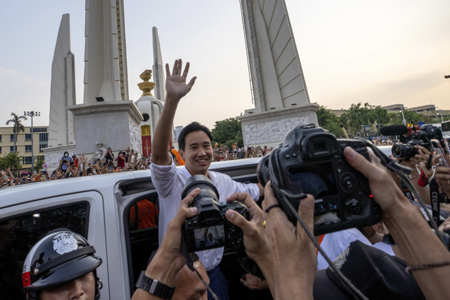 泰国前进党党魁皮塔出身商界，今年42岁，享有高人气。（美联社）