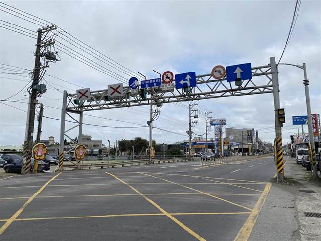 桃市府交通局自中正东路近民生南路口到中正东路与平安路口，设置约500公尺长的调拨车道。（本报资料照）